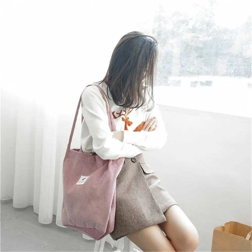 Women's cotton canvas bucket shoulder bag with flower pattern and magnetic buckle