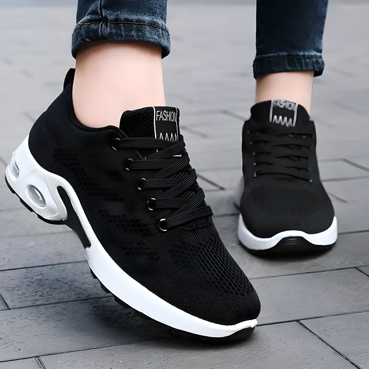 Women's breathable mesh sneakers with flat 1-3cm heel, round toe, PVC sole, in black or white
