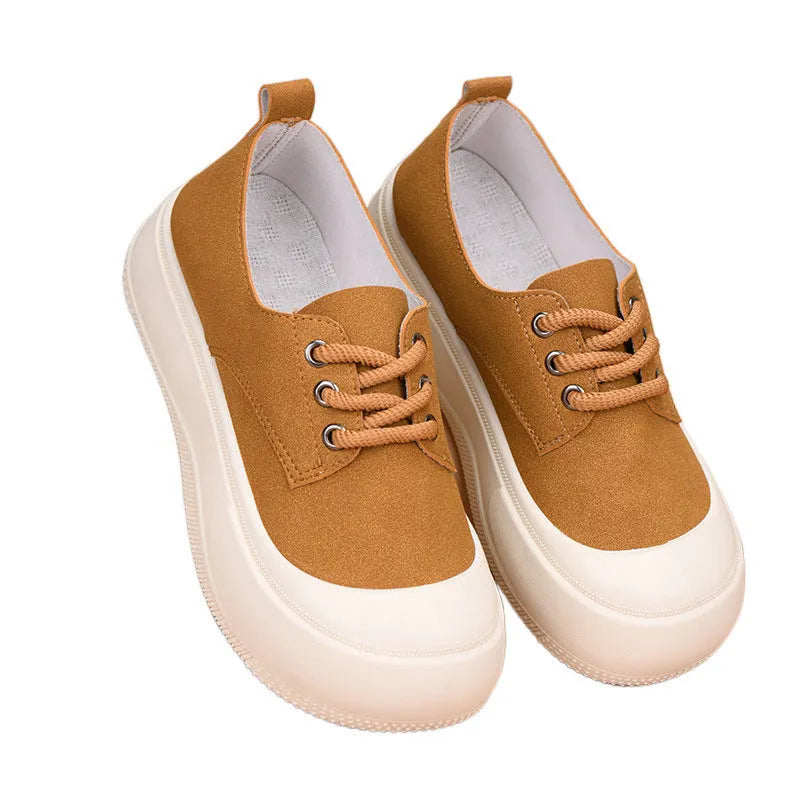 Women's camel suede platform loafers with round toe and front lace-up, on a 4cm rubber sole.