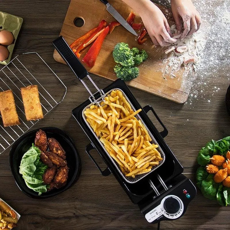Silver household 3 litre electric fryer with Teflon non-stick coating and EU plug