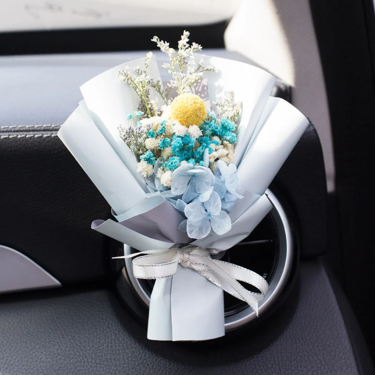 Handmade dried flower car vent perfume ornament in choice of 13 colours with 5 fragrance options