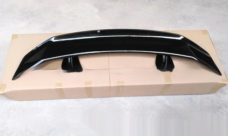 Universal punch-free car spoiler tail wing accessory in ABS plastic for vehicle modification