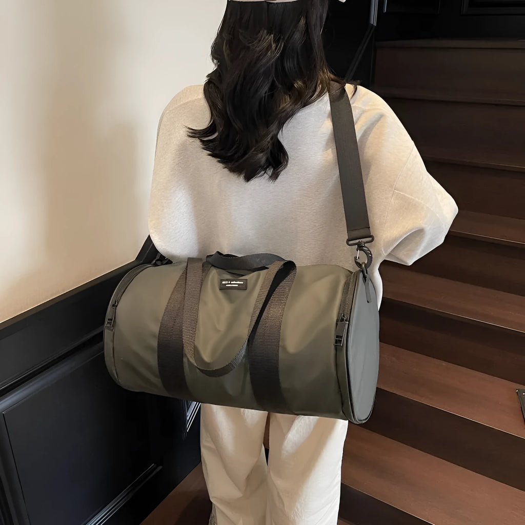 Waterproof Oxford cloth sports handbag in black, super-light travel bag for men and women