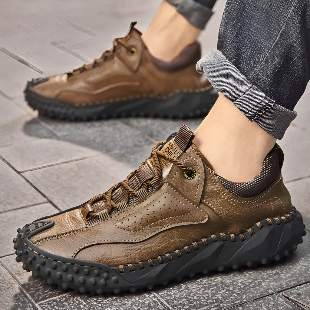 Lace-up men's casual shoes in black with microfiber upper, round toe, flat heel, and rubber sole