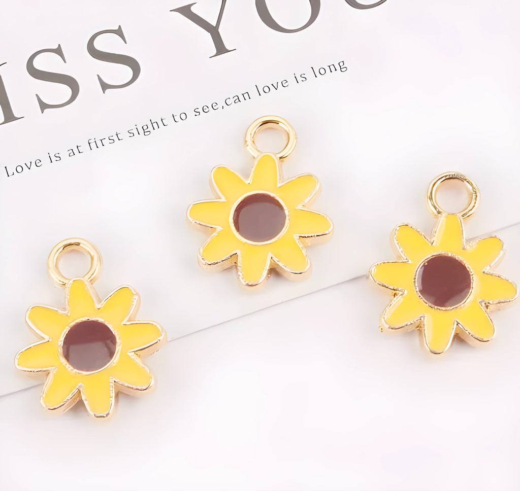 Cute flower keychain accessory in alloy with dripping oil finish, available in P777-1 P777-2 P777-3 colours