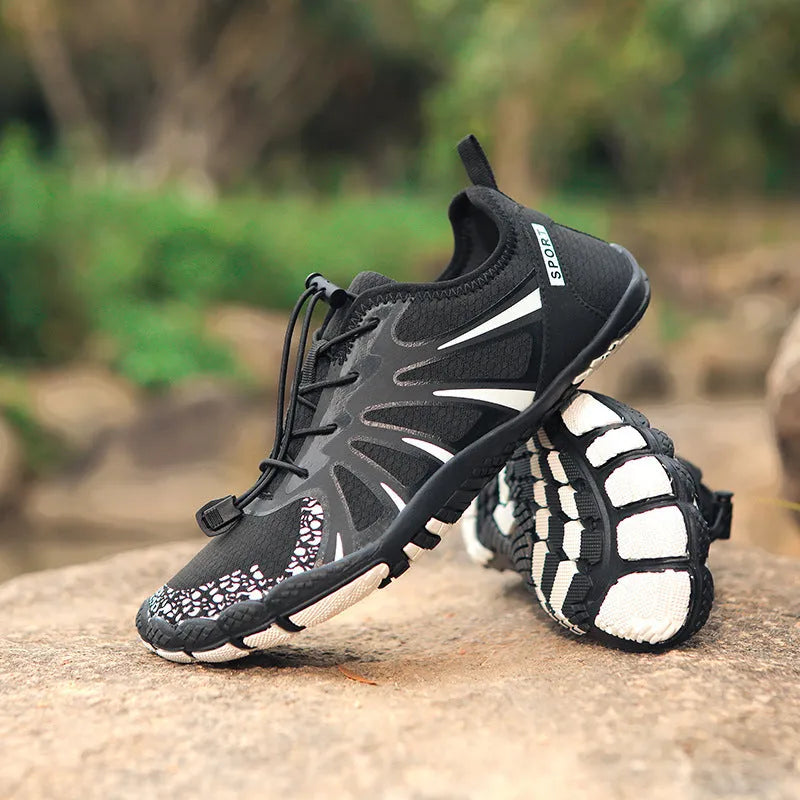 Breathable quick-drying outdoor trainers with mesh upper and non-slip rubber sole, low-top lace-up, sizes 38-47