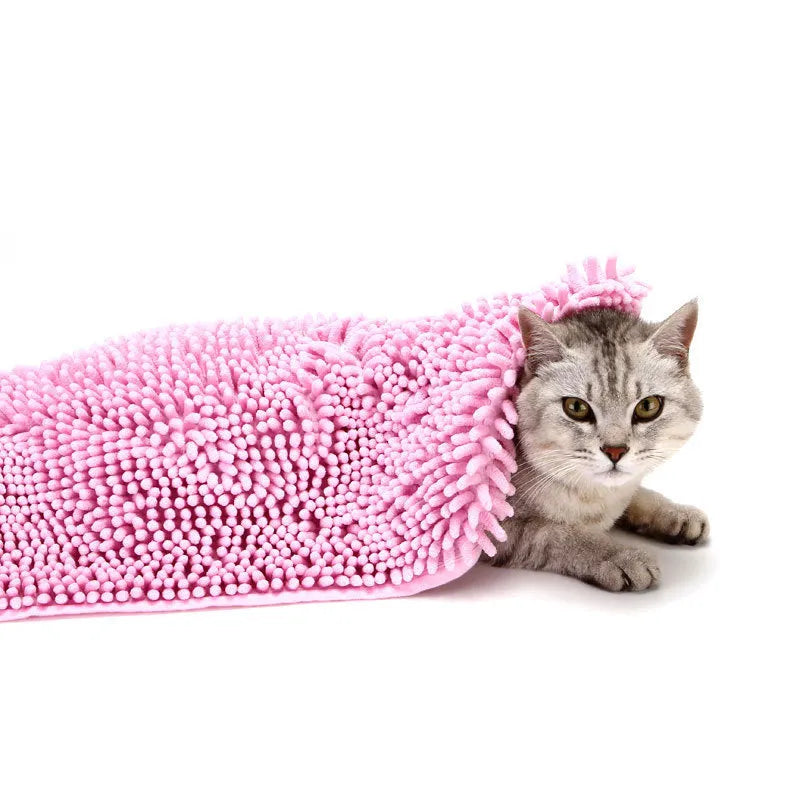 Chenille pet absorbent towel in pink, purple, green, blue or grey, with large 85 x 60 cm, medium 80 x 35 cm and small 60 x 35 cm sizes.