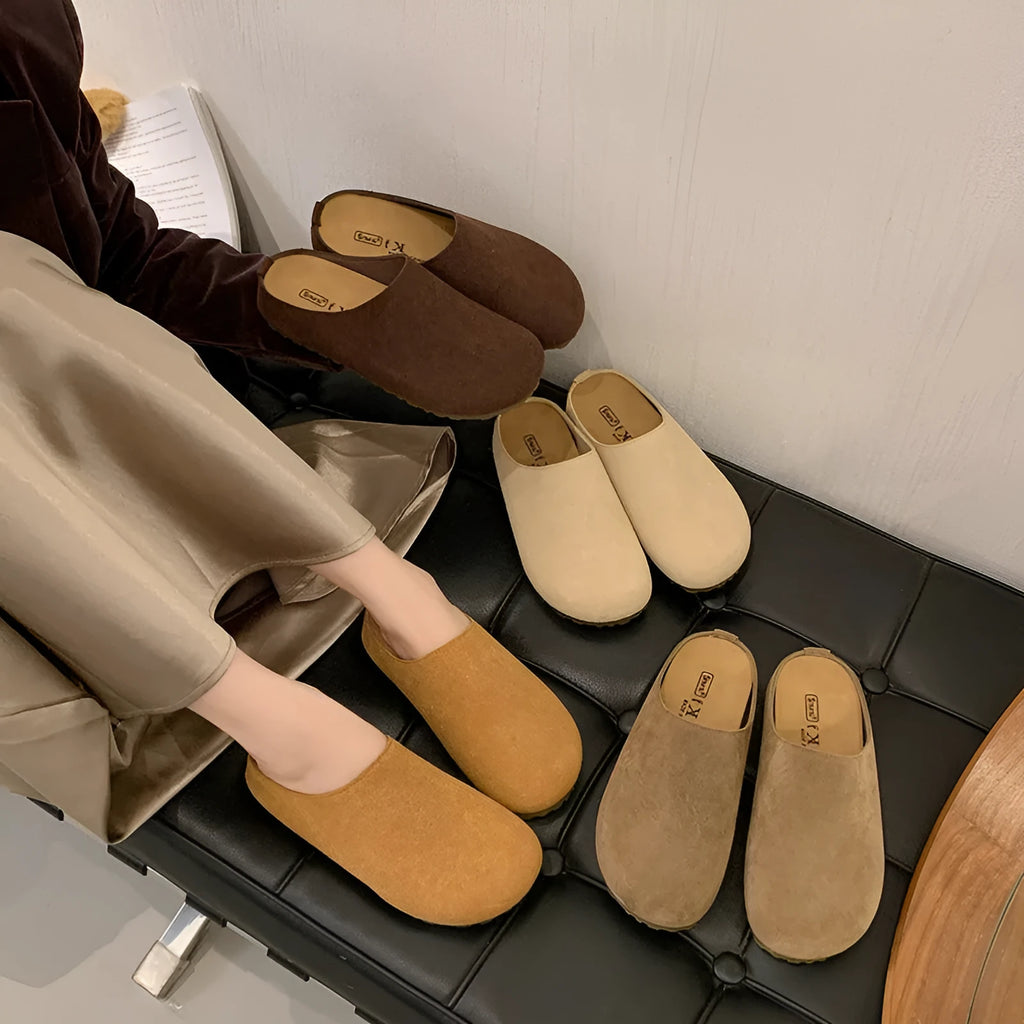 Korean-style slip-on boken slippers in microfiber with square toe design for summer outdoor wear