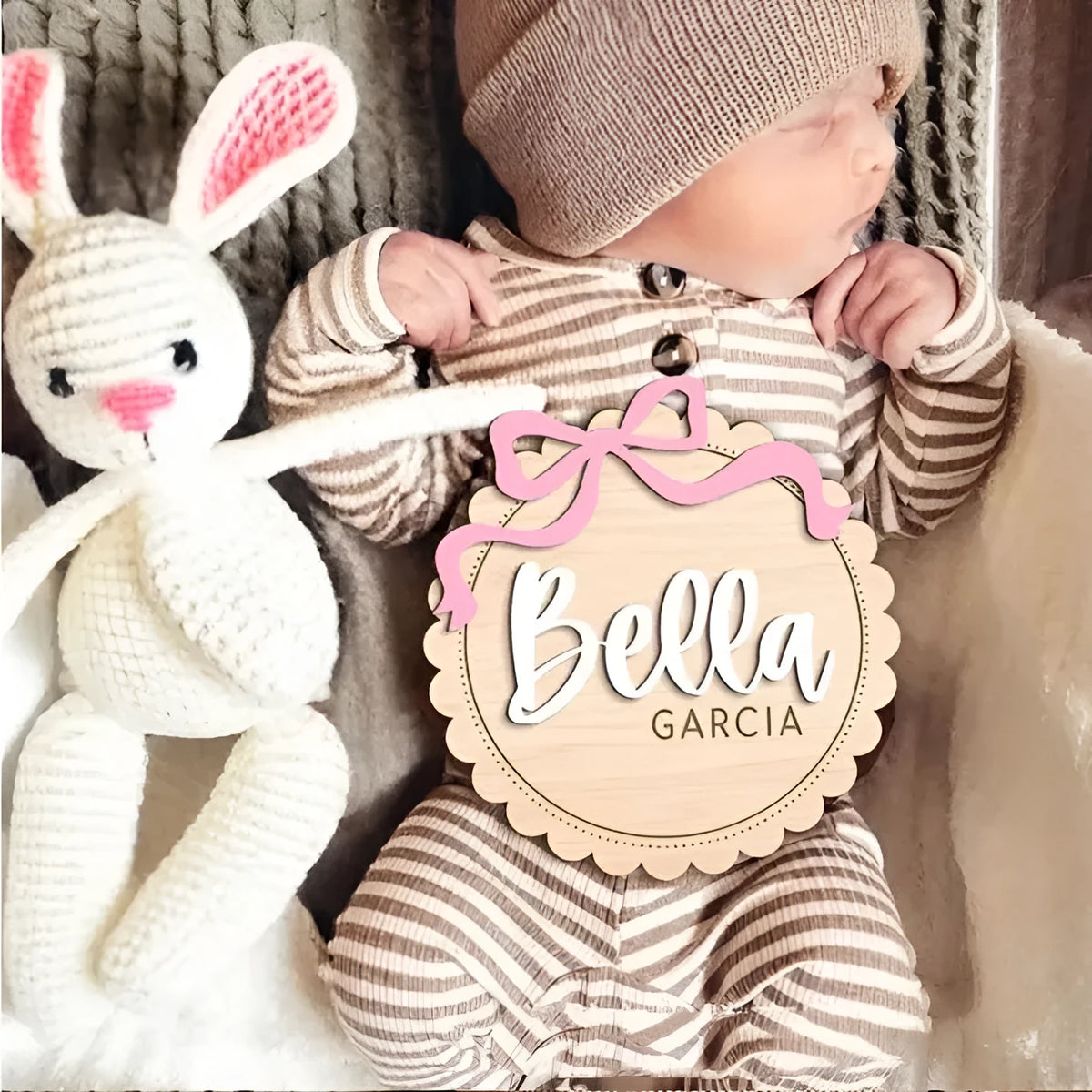 Customisable wooden baby room decoration ornament with personalised name in 13x13cm or 15x15cm size