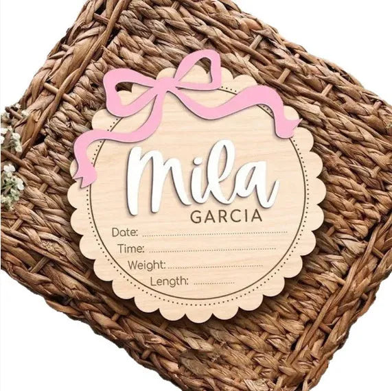 Customisable wooden baby room decoration ornament with personalised name in 13x13cm or 15x15cm size