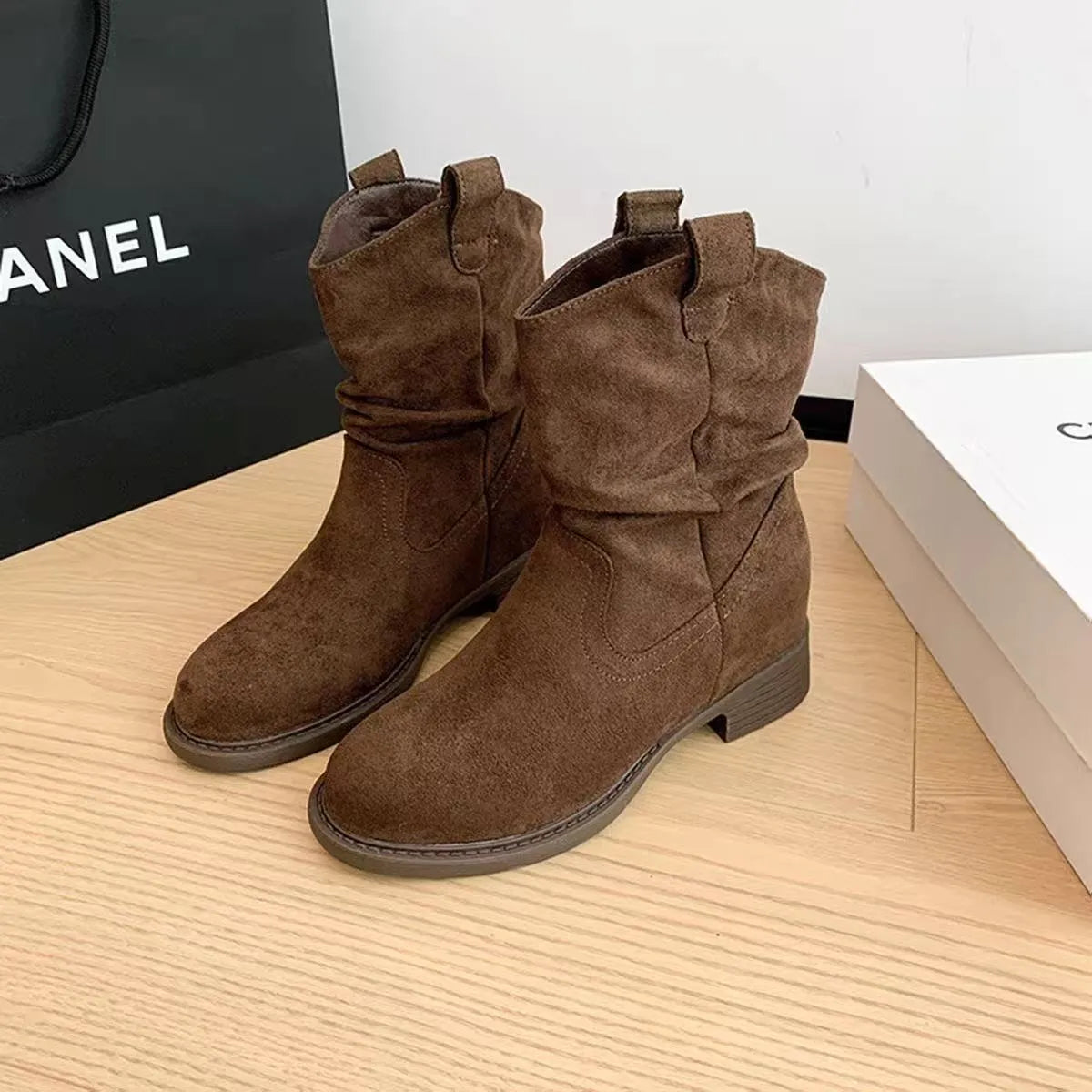 Women's suede ankle boots with 3-5cm mid block heel, round toe, slip-on design, khaki and brown, sizes 35-40.
