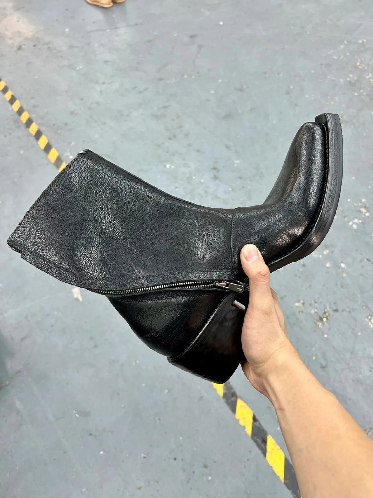 British Wizard retro spiral zipper Martin boots in black with pointed toe and mid-calf shaft