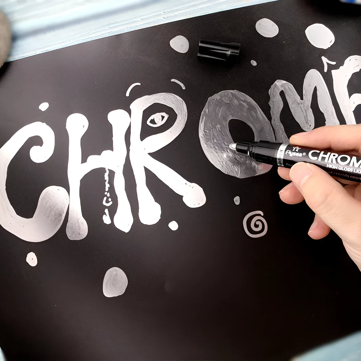 Mirror pen reflective paint marker with chrome-plated finish, 3.0mm writing width, plastic shell and 25g weight