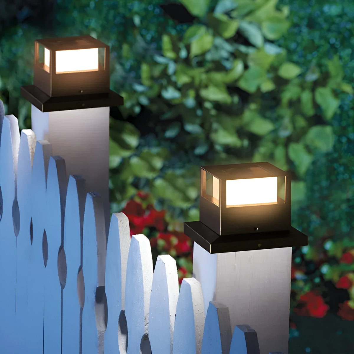 Outdoor solar pillar lamp, square 160mm x 160mm x 110mm, IP44, black or white, for home courtyard