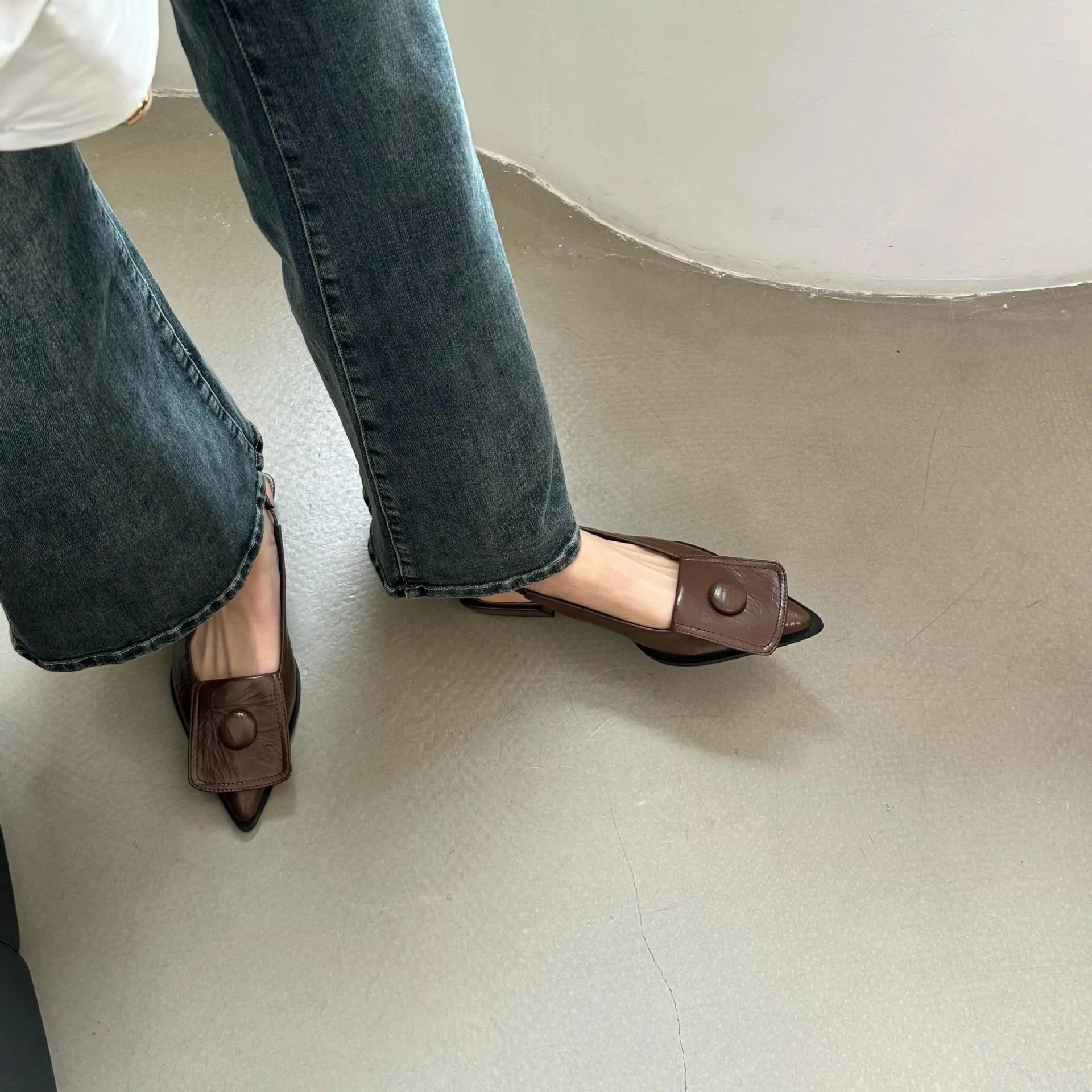 Women's pointed toe closed sandals with low heel and back strap in apricot colour