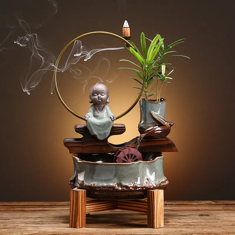 Small ceramic aquarium for desktop or living room, available in sitting or lying style, self-circulating design