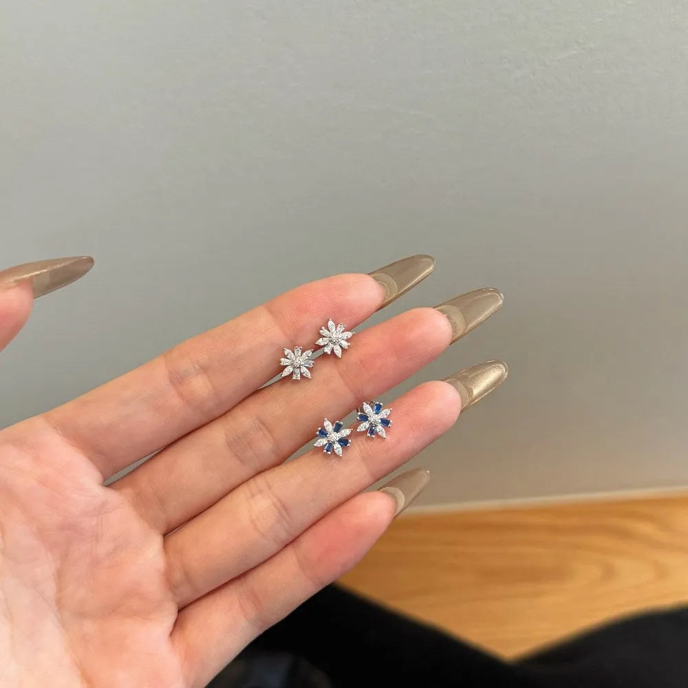 S925 sterling silver snowflake stud earrings in platinum white diamond finish for women