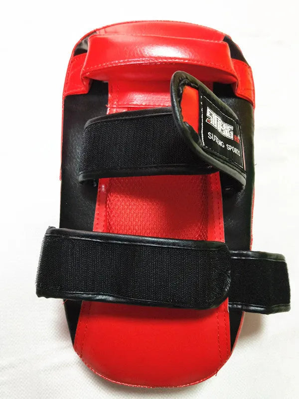 Square black and red hand-held boxing Sanda training pad with sponge and buckle.