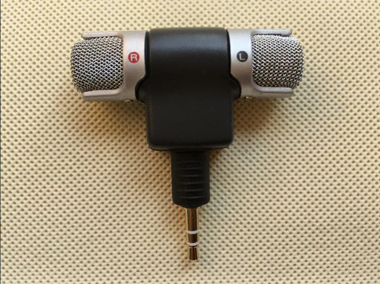 Mini wireless condenser microphone recorder for computer and camera use in black