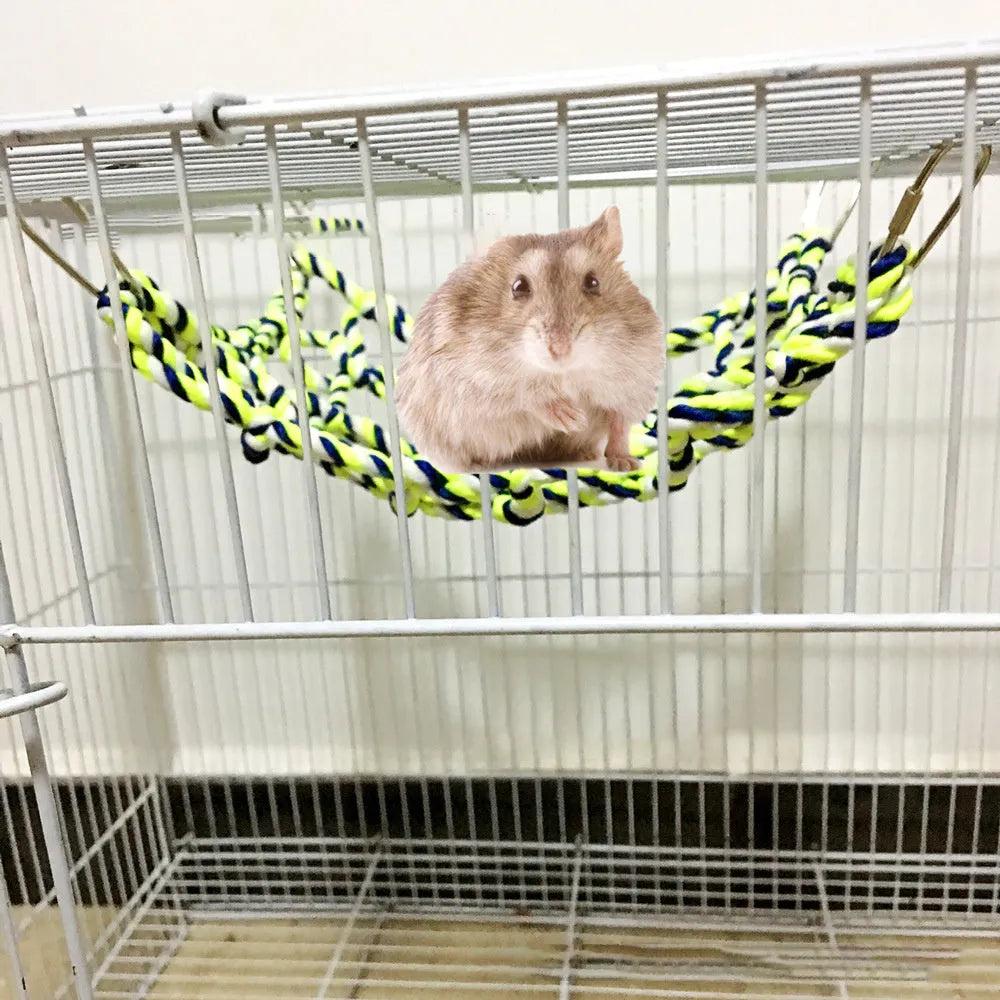 Woven small pet climbing net, 20x28cm, with four hardware buckles for parrot, hamster, squirrel or sugar glider cages