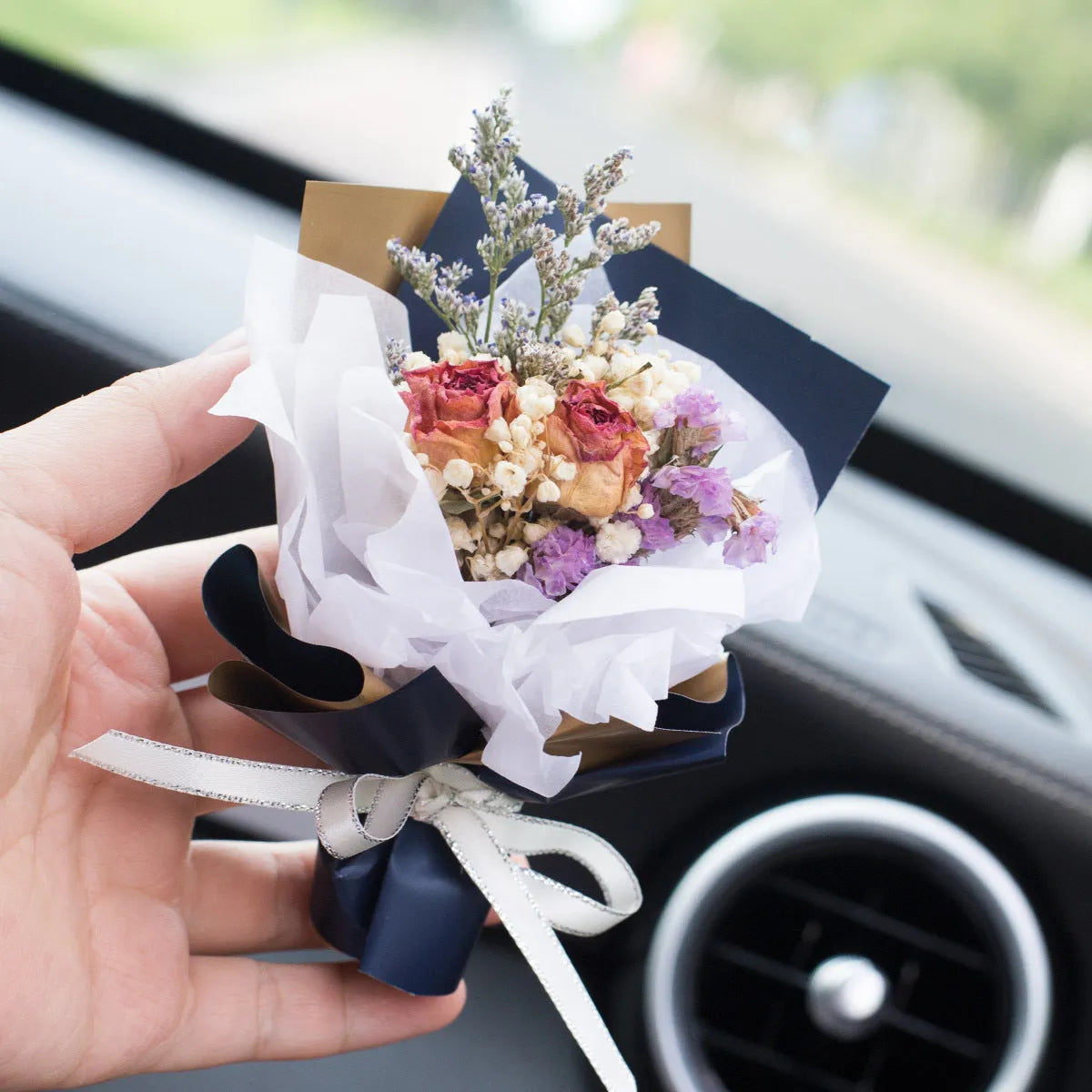 Handmade dried flower car vent perfume ornament in choice of 13 colours with 5 fragrance options