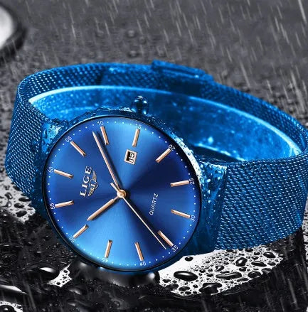 Men's stainless steel analogue watch with a 40mm black dial on a metal strap