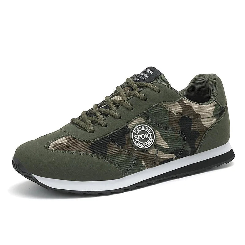 Camouflage pattern low-top running shoes with suede upper and mesh lining