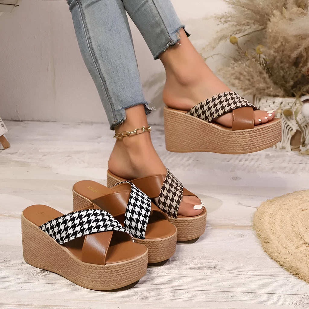 Leopard pattern plaid wedge sandals with rubber soles in black and brown colour options