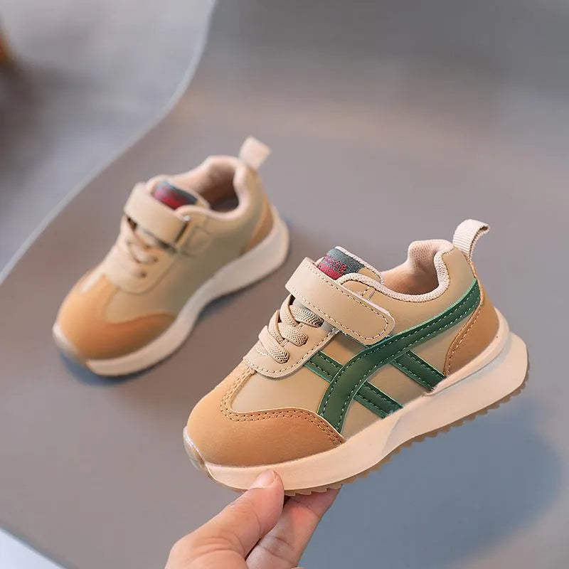 Children's white Velcro sneakers with synthetic leather upper and rubber sole