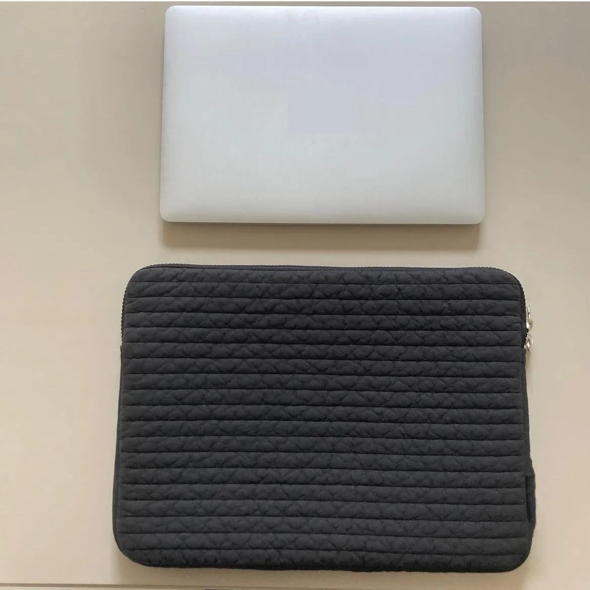 Black and white cotton cloth anti-seismic laptop bag with internal coin pocket for tablet PCs
