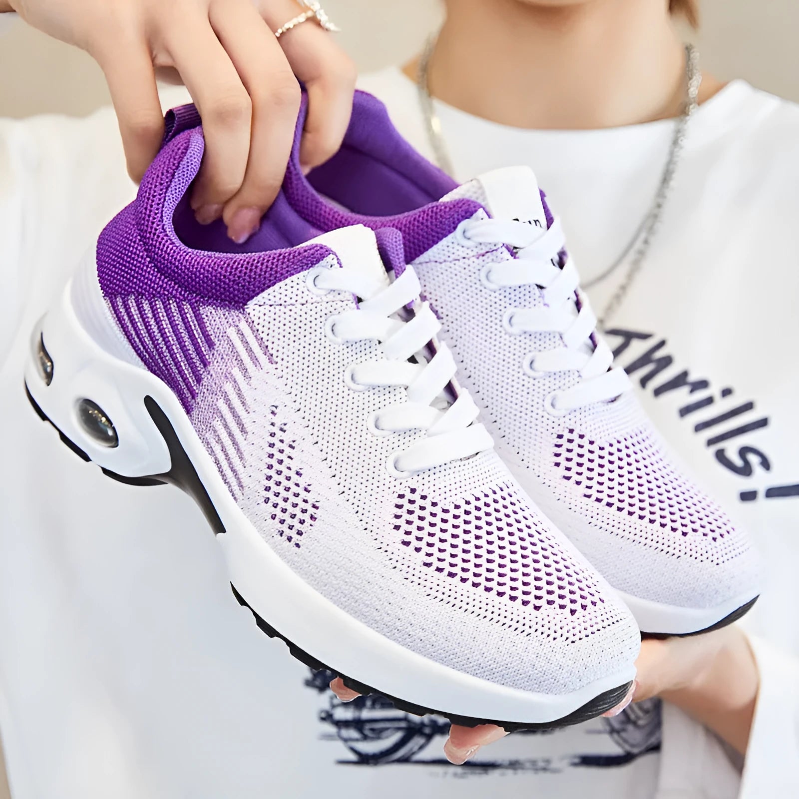 Women's casual flyknit trainers in striped pattern with mesh lining and flat PVC sole