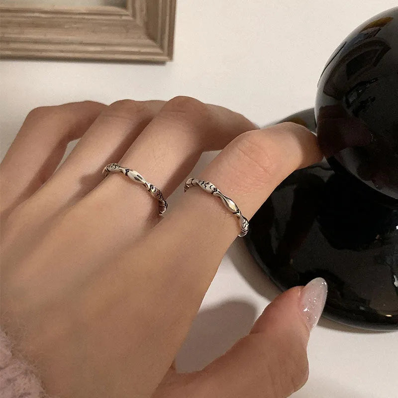 Women's adjustable copper fish ring in T020 white gold colour with electroplated finish and fish motif