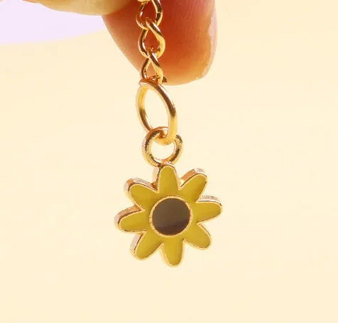Cute flower keychain accessory in alloy with dripping oil finish, available in P777-1 P777-2 P777-3 colours