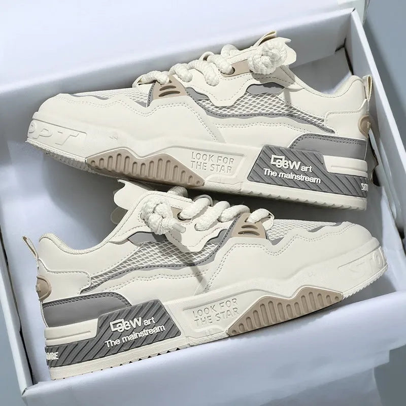 Men's white low-top board shoes with colour matching and injection-moulded rubber soles