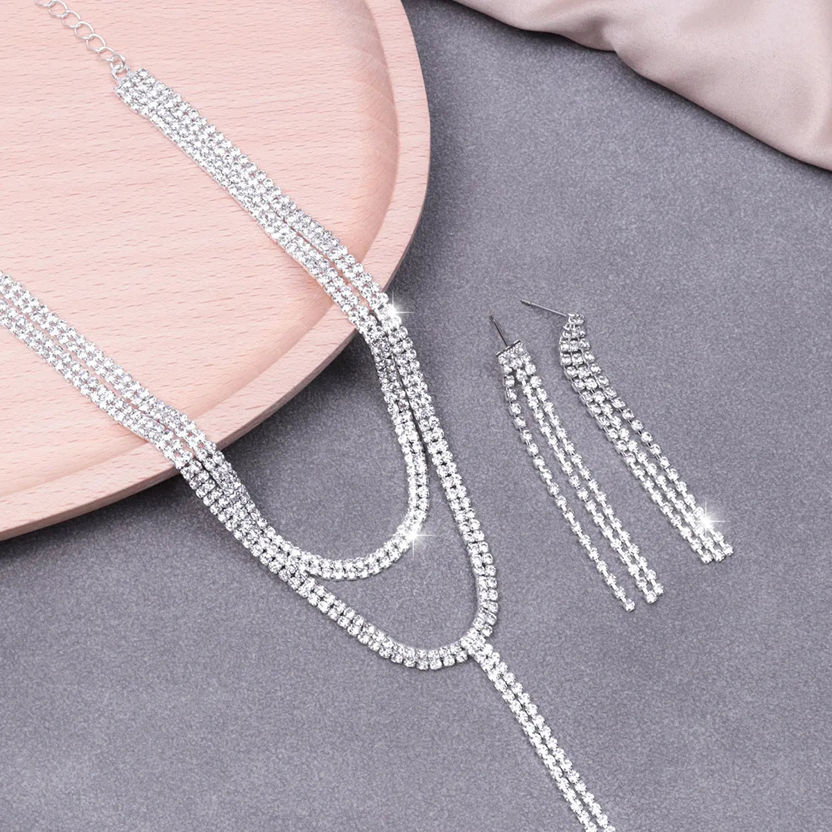 Silver copper rhinestone clavicle chain necklace and earring set with U-shaped pendant