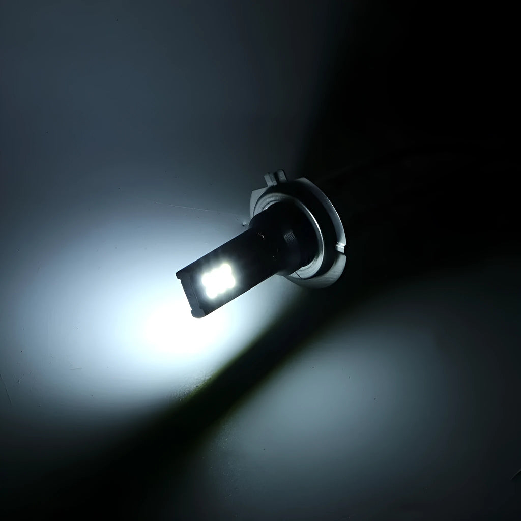 H7 12SMD 110W LED fog light bulb with aluminium housing and white light output