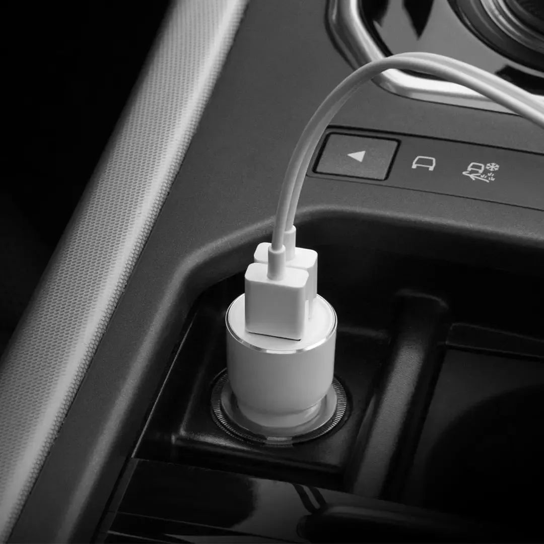 Black Ruimi 3S Bluetooth car charger with USB port for mobile device charging