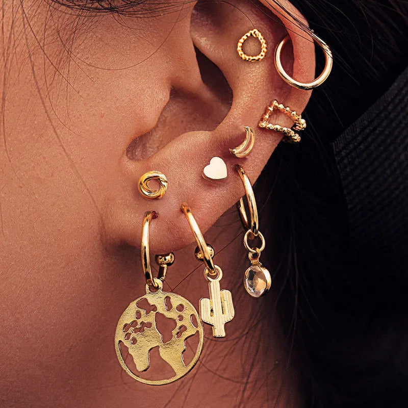 Round metal earrings with electroplated finish, unisex style, available in 14 variant codes IPA0224 to IPA0237