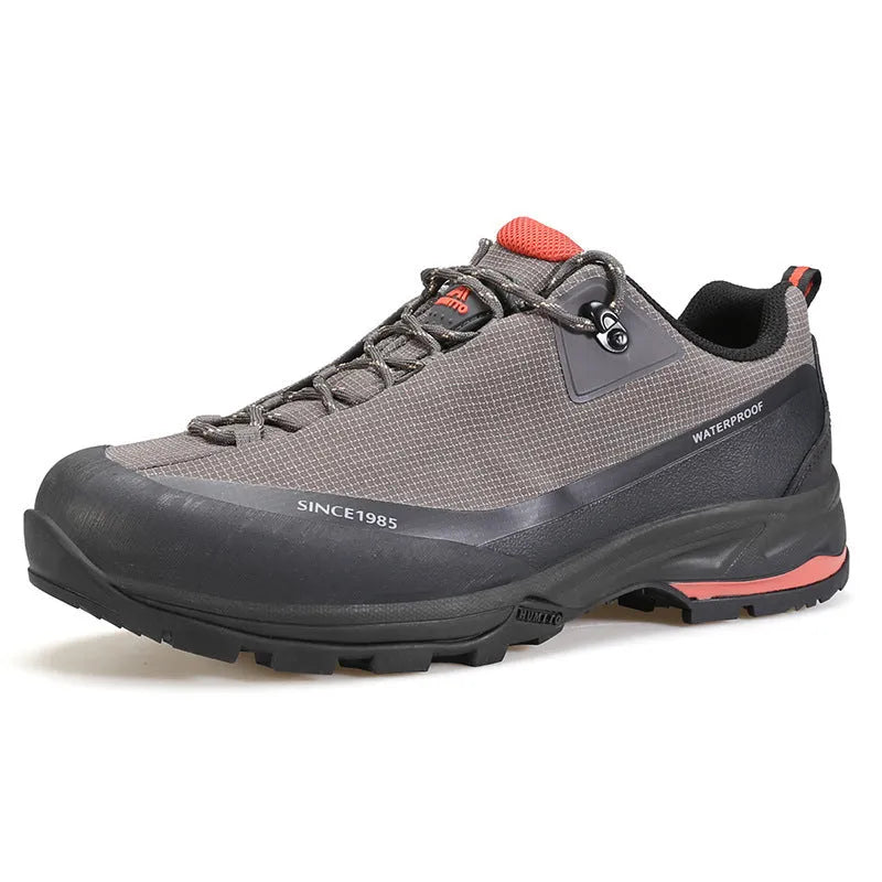 Men's low-top mountain climbing shoes in black with leather mesh upper and non-slip rubber outsole