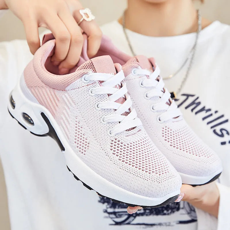 Women's casual flyknit trainers in striped pattern with mesh lining and flat PVC sole