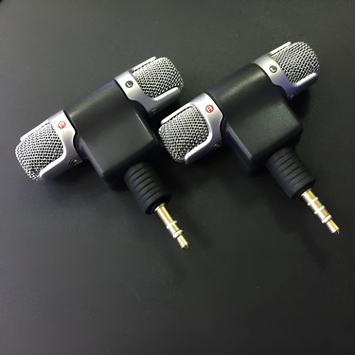 Mini wireless condenser microphone recorder for computer and camera use in black