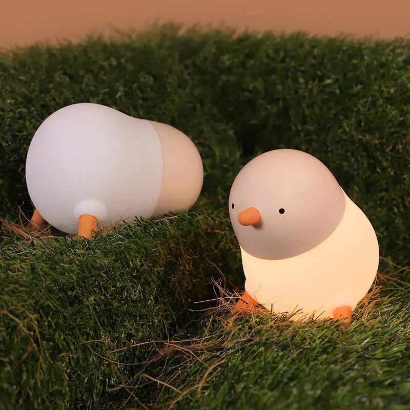 Pecking rice chicken night light, 2200K warm yellow, USB rechargeable bedside lamp, 81x84x109.5mm
