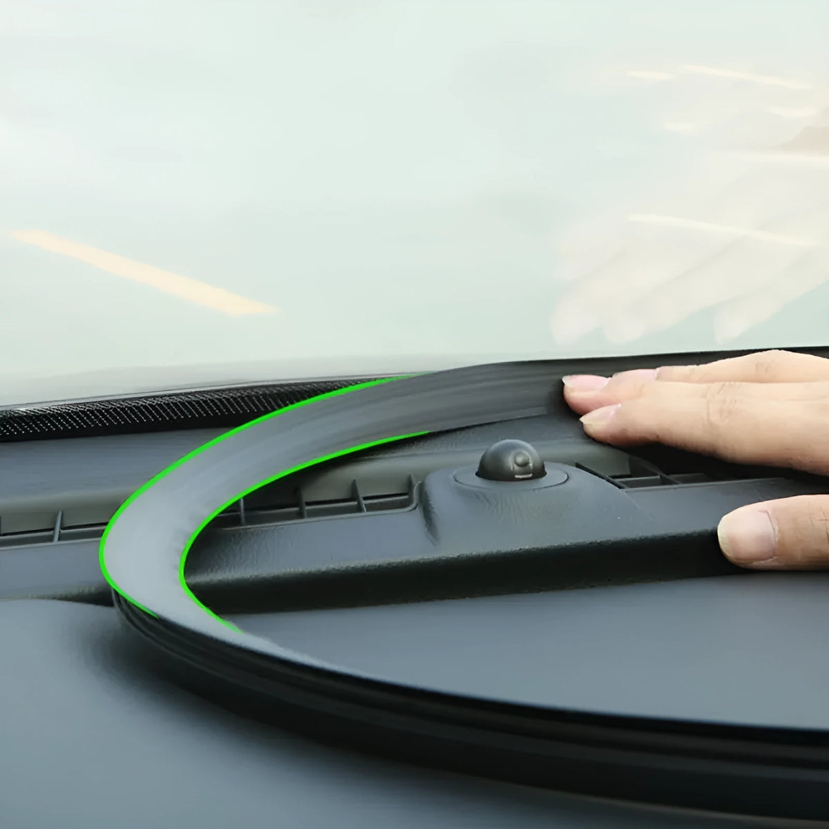 Outlander dashboard seal strip showing 1.6 metre length of silicone material for centre console installation