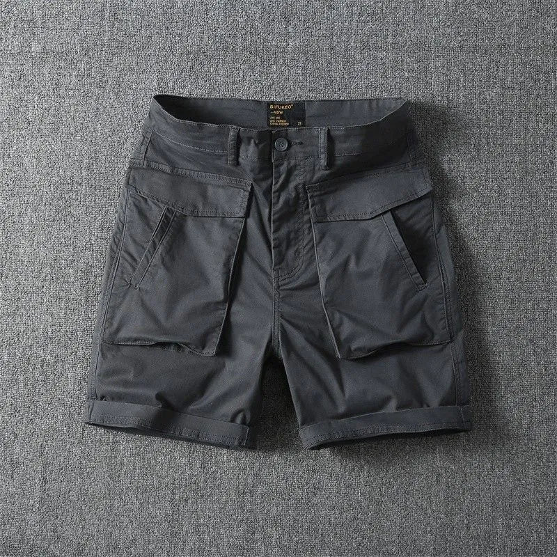 Men's straight-leg cotton cargo shorts with multiple pockets in khaki colour.