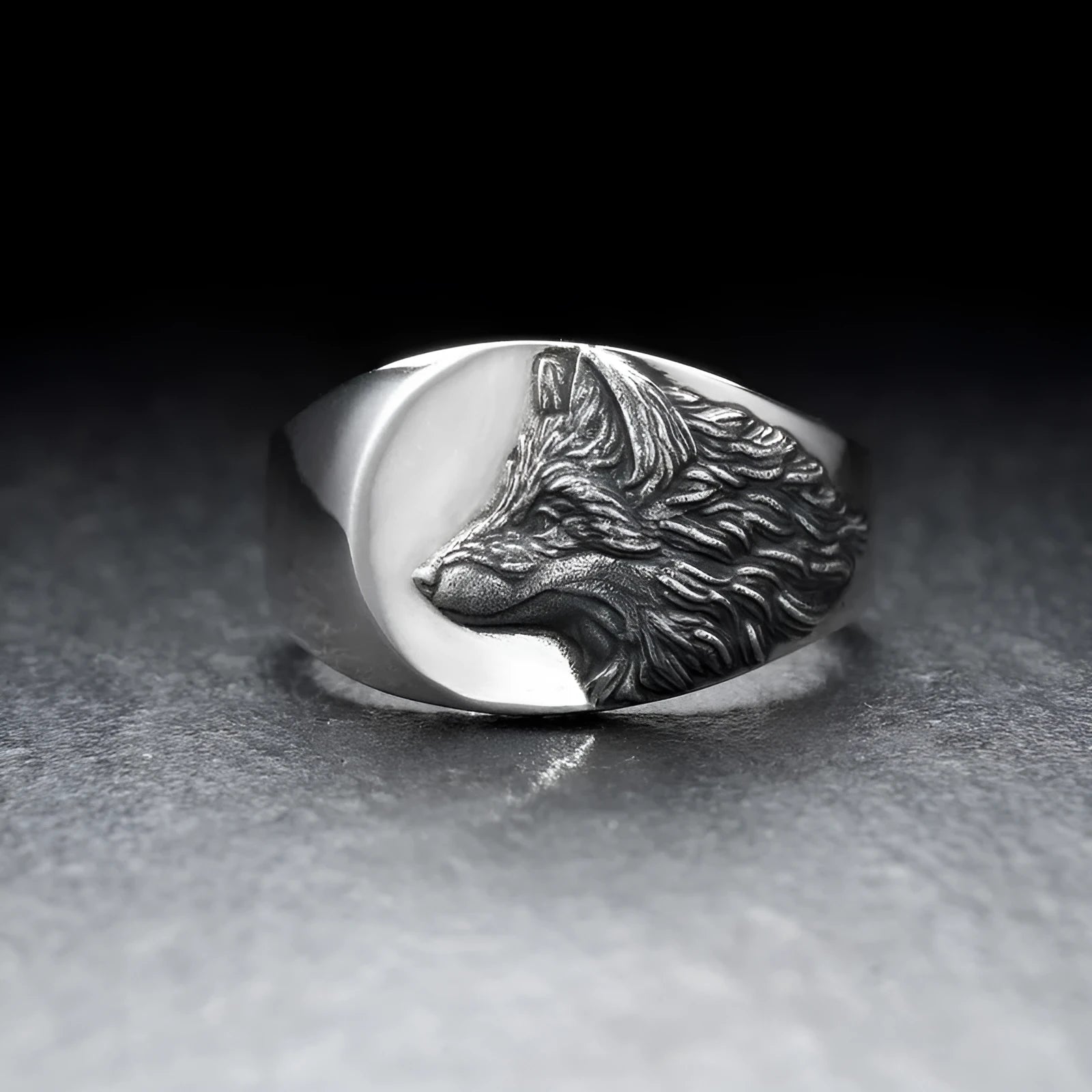 Geometric wolf ring in silver alloy with retro domineering styling for men