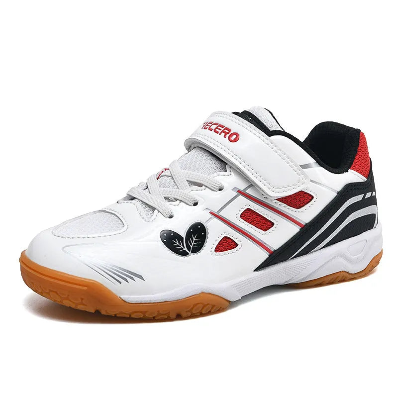 Low-top breathable badminton shoes with ribbed rubber soles in white-blue colour combination