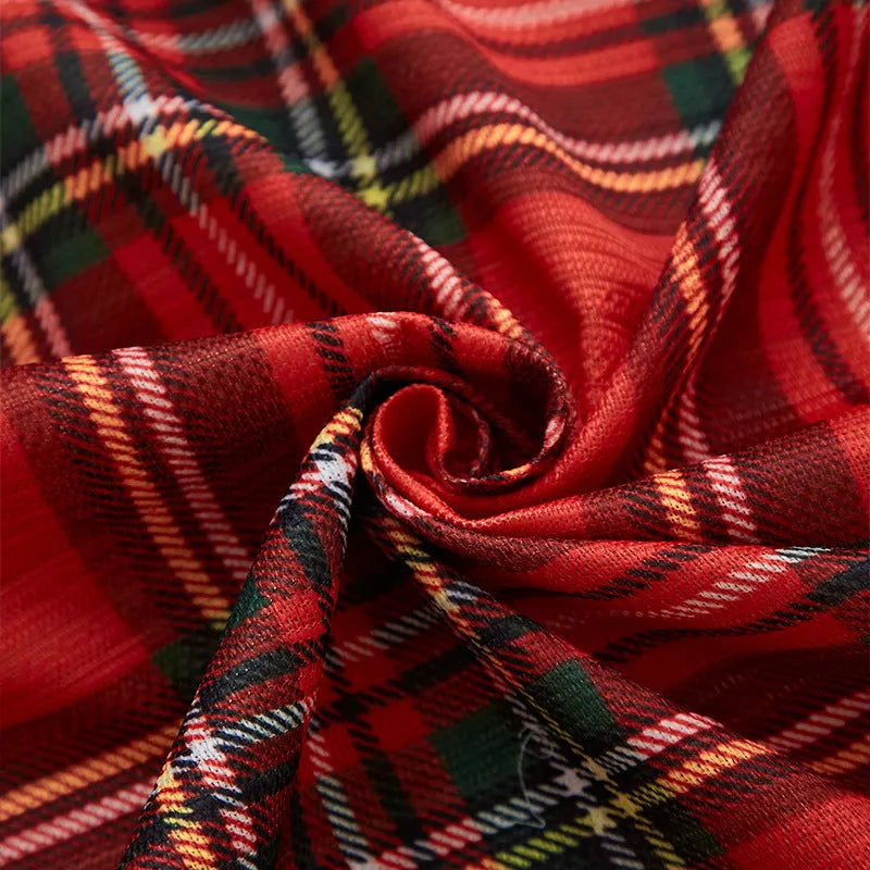 American-style rectangular polyester curtain with Christmas print patterns in red and blue colour schemes
