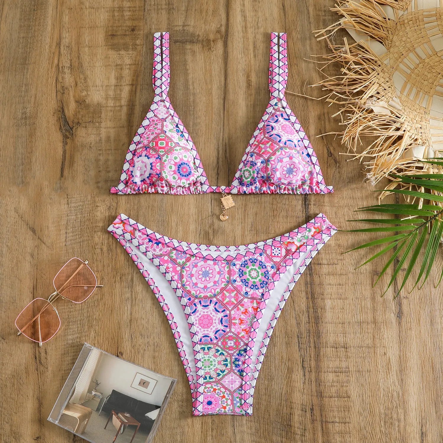 Retro four-colour printed women's bikini swimwear in polyester fabric
