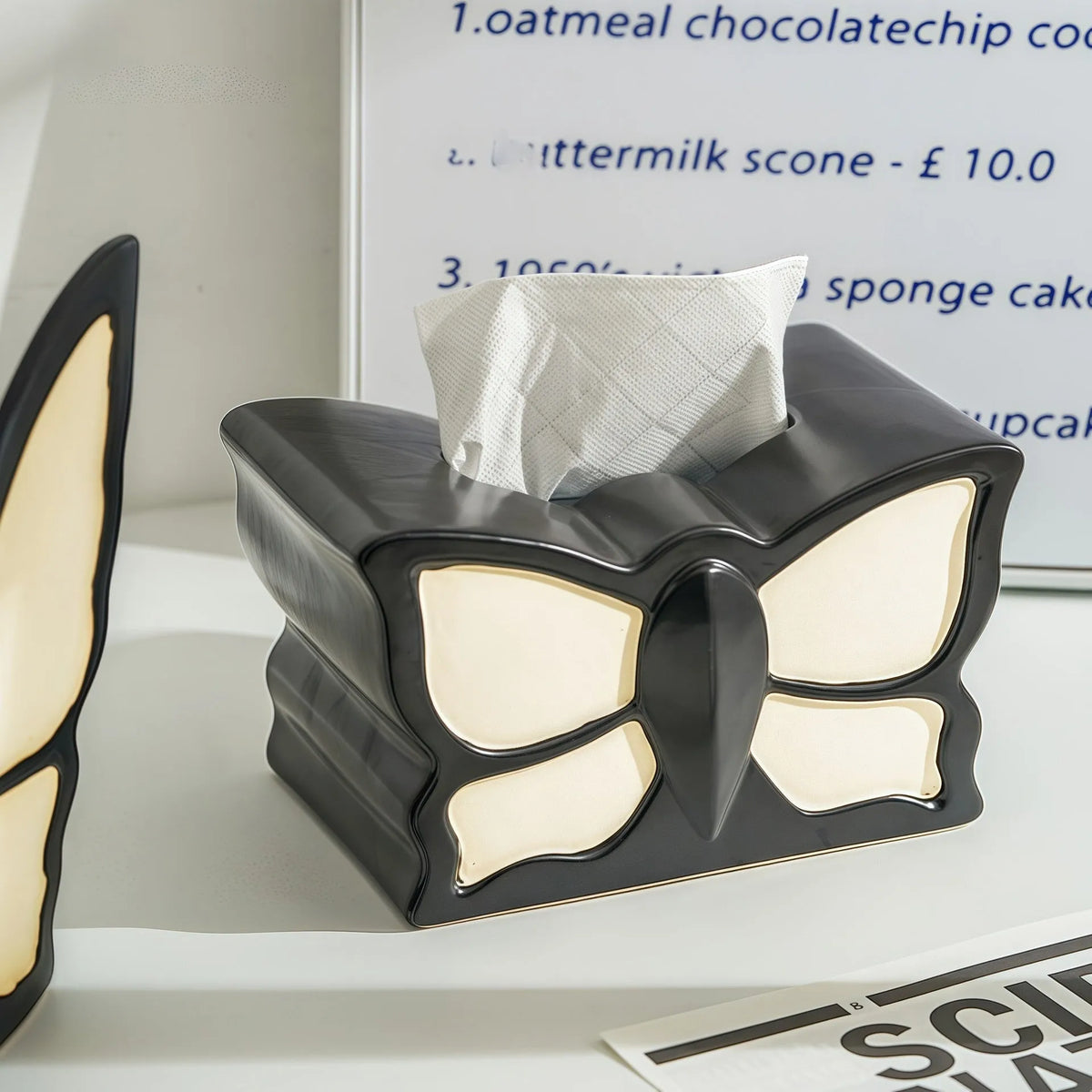 Butterfly patterned ceramic vase and tissue box set for living room decoration