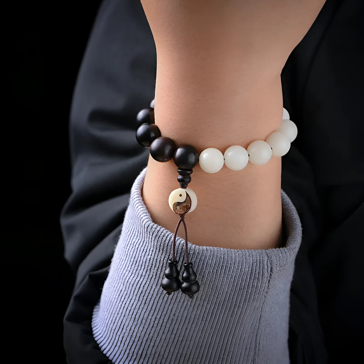 Retro style Bodhi seed bracelet with 11mm eight-diagram shaped blackwood beads